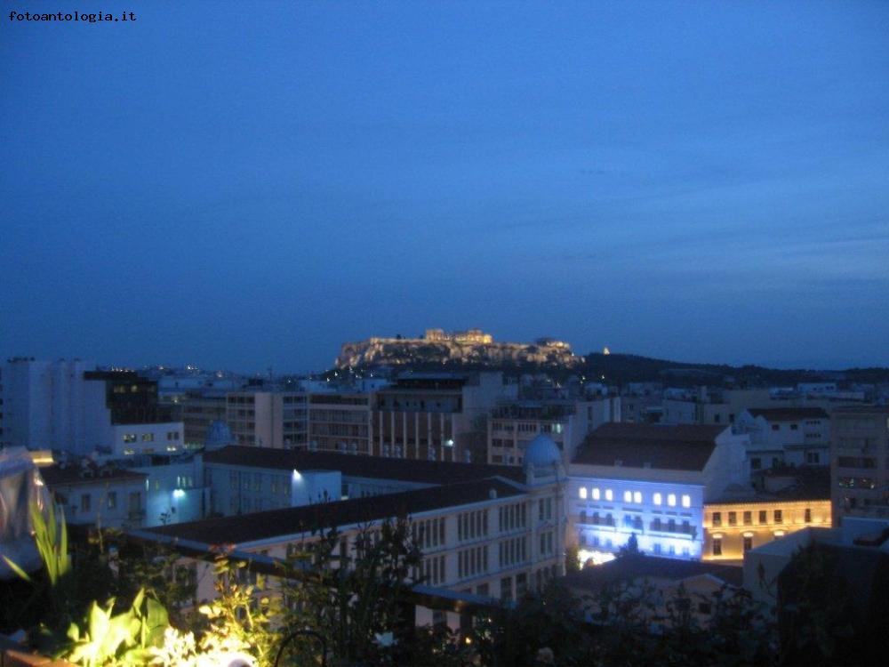 Atene, l'Acropoli di notte.