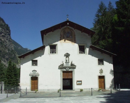 Santuario di Gallivaggio - la chiesa