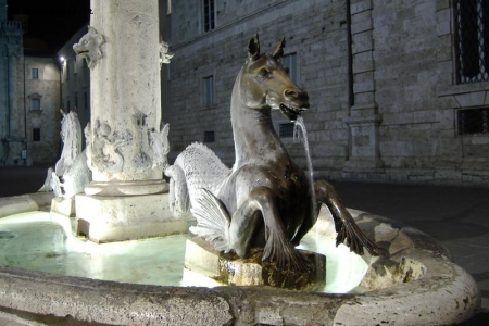 Ascoli Piceno - Piazza Arringo - fontana