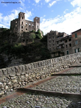 Dolceacqua. Castello dei Doria