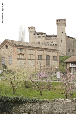 vignola (mo) - il castello medioevale