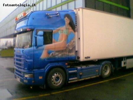 donna su camion