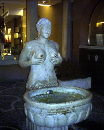Treviso - Fontana delle tette