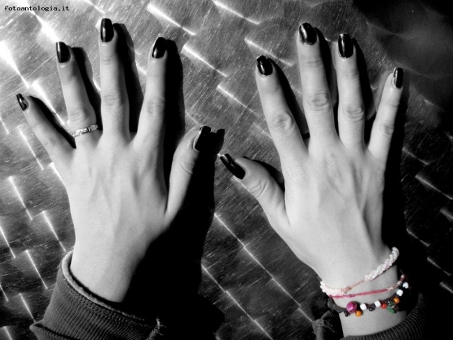 Black Nails Vs 10 Fingers