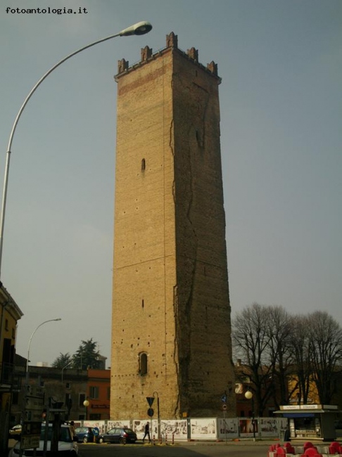 L'imponente torre di Castelleone 