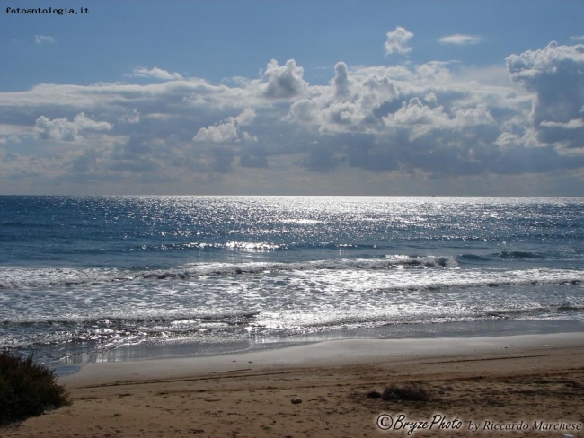 Riflesso del sole sul mare