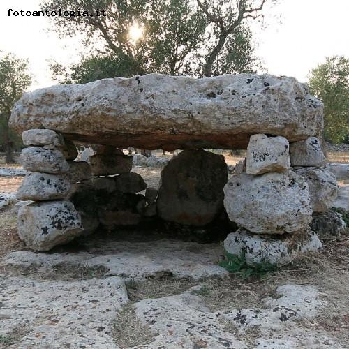 "dolmen"