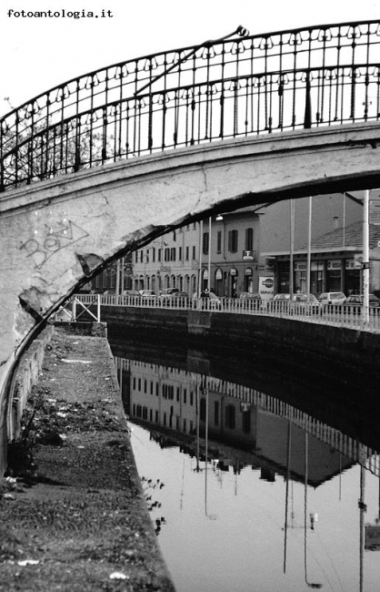 Riflessi nel Naviglio