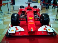 Prossima Foto: Milano, showroom Ferrari