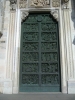 Prossima Foto: Milano - Duomo, una delle porte bronzee