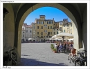 Foto Precedente: Girovagando per Lucca - Piazza Anfiteatro
