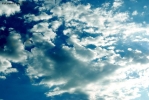 Prossima Foto: Una poesia che cade dalle nuvole in fiocchi bianchi e leggeri