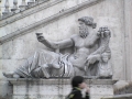 Prossima Foto: Roma - Sul Campidoglio, curiosando qui e l