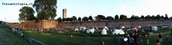 Foto Precedente: Accampamento intorno alle mura di Lucca