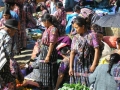 Prossima Foto: Donne e colori al mercato...
